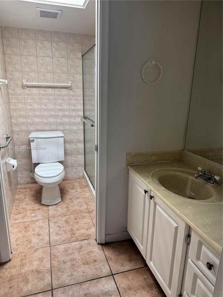 100 Sw 130th Ter #106C - Photo 6 of 10