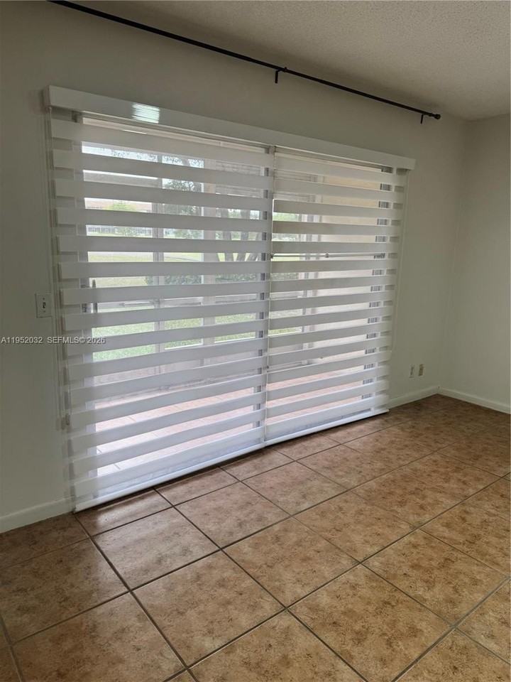 100 Sw 130th Ter #106C - Photo 7 of 10