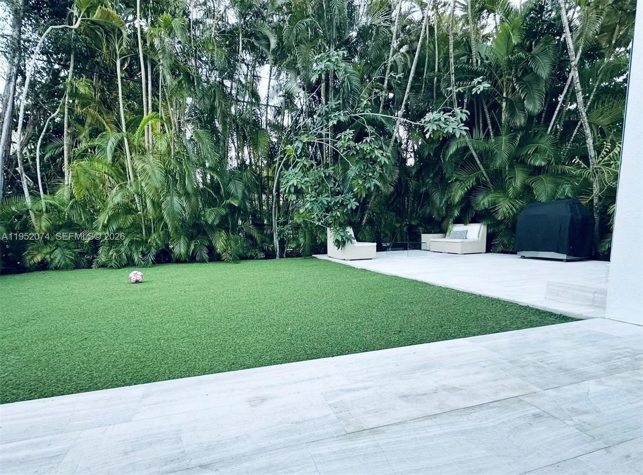 1430 Baracoa Ave - Photo 6 of 25