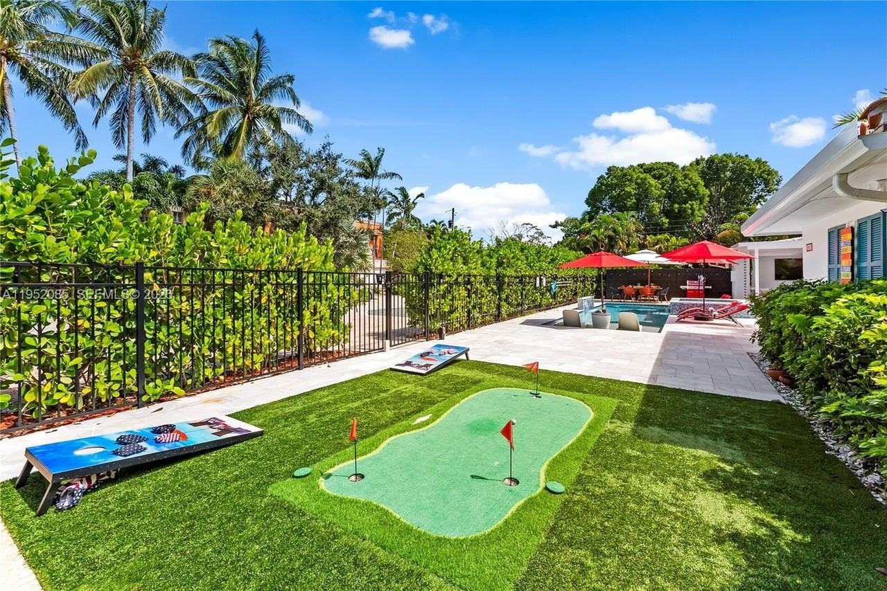 2600 Ne 15th St - Photo 2 of 48