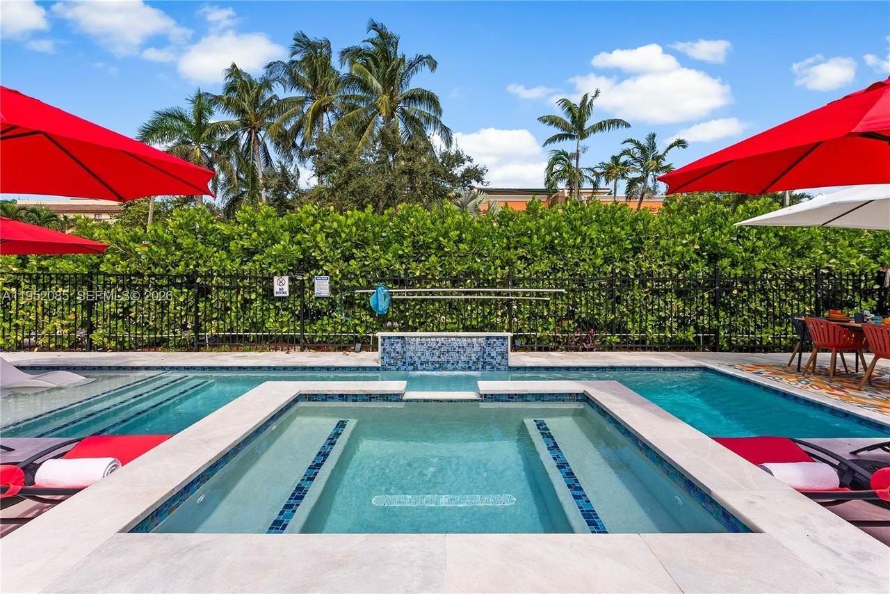 2600 Ne 15th St - Photo 6 of 48