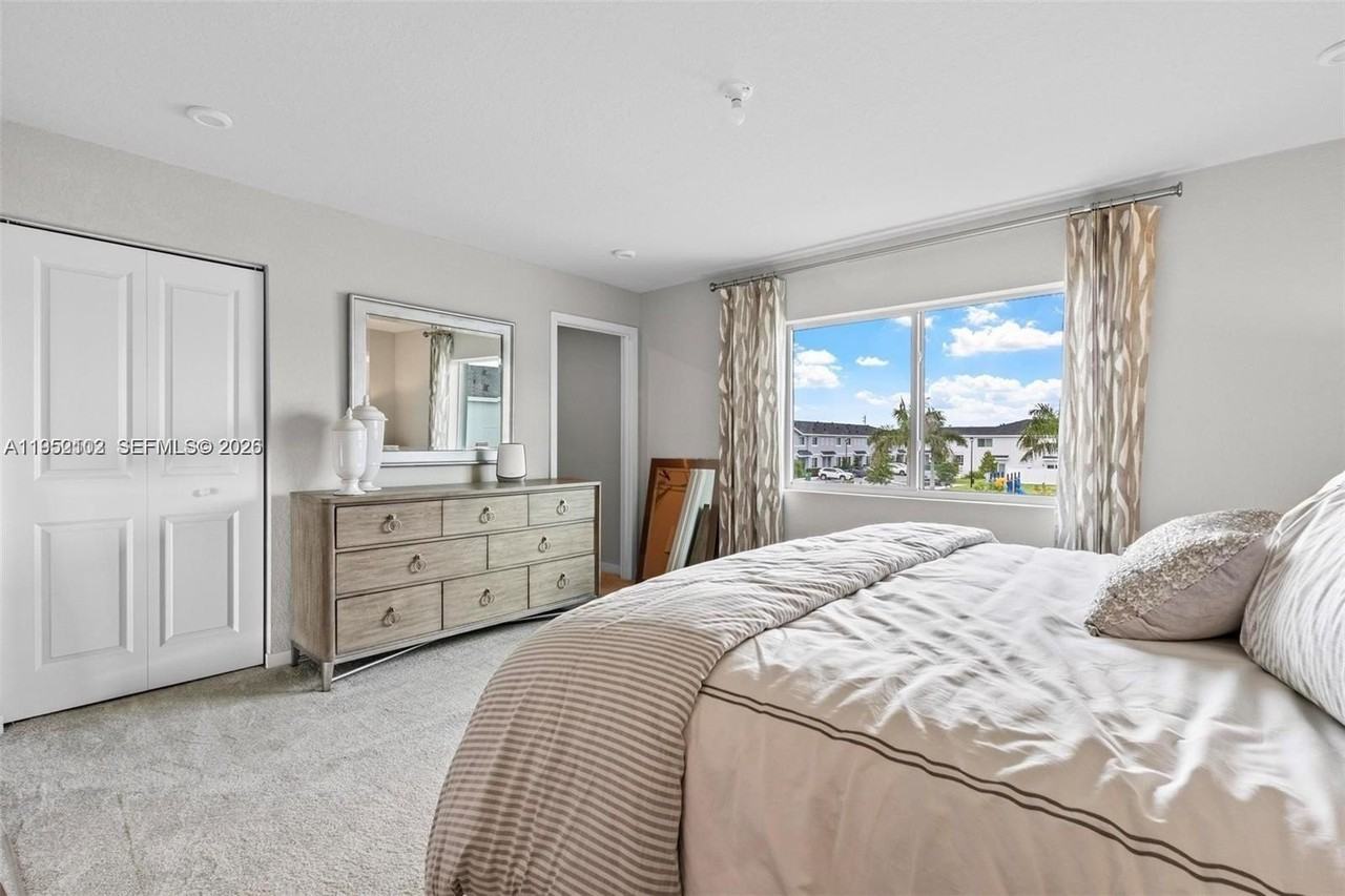 436 Nw 10th Ct #436 - Photo 5 of 23