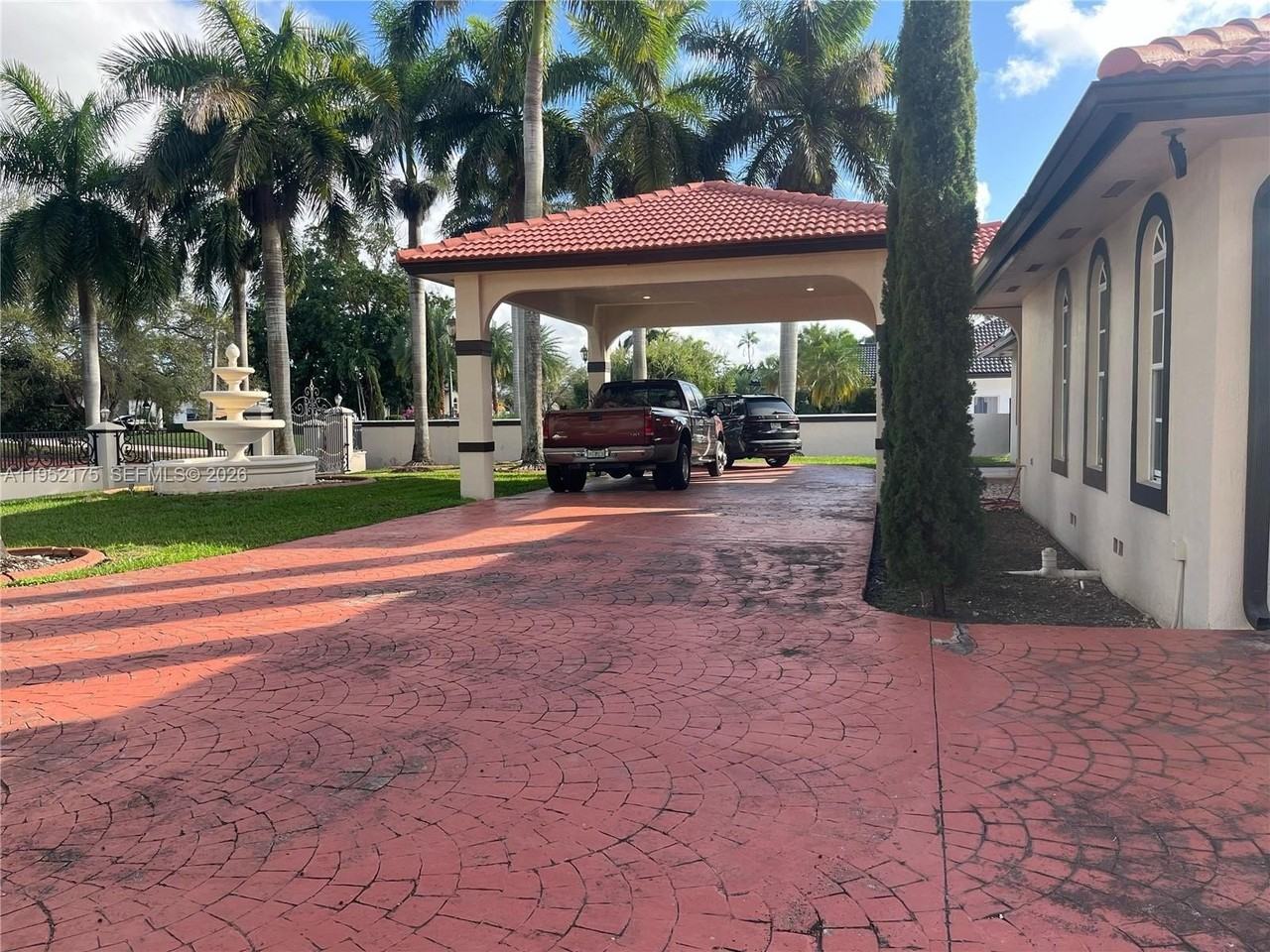 450 Nw 130th Ave - Photo 3 of 7