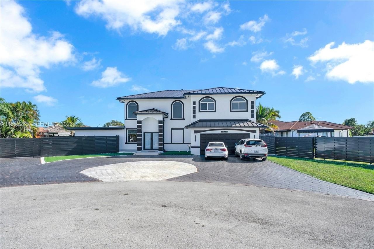 13236 Sw 201st Ter - Photo 3 of 50