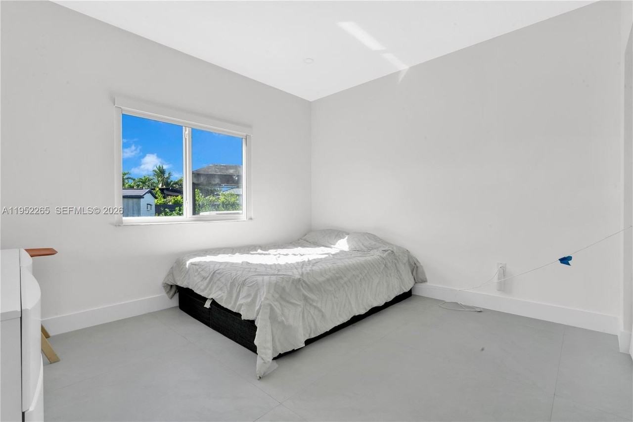 13236 Sw 201st Ter - Photo 5 of 50