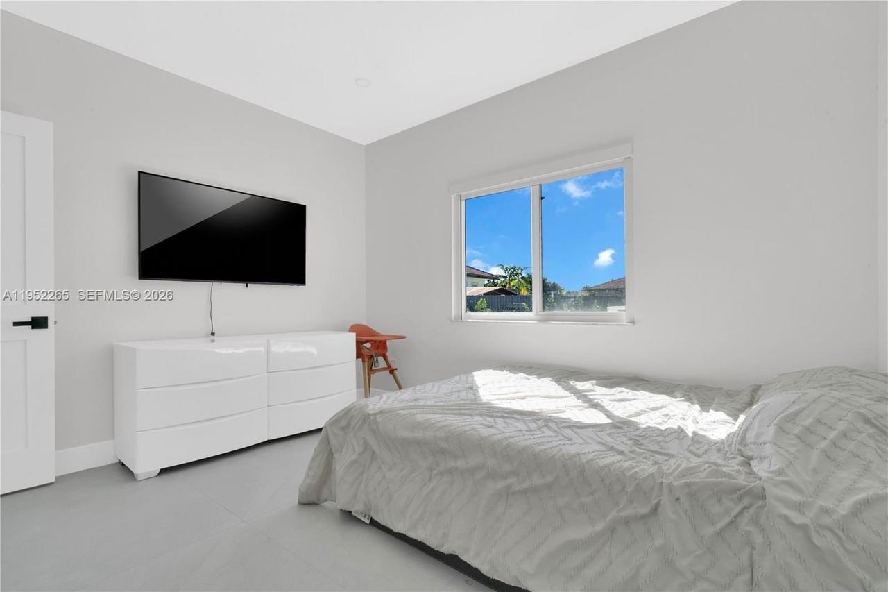 13236 Sw 201st Ter - Photo 6 of 50