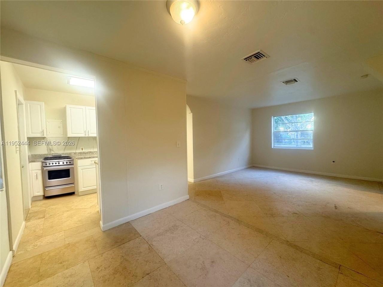 12885 Nw 16th Ave - Photo 4 of 17