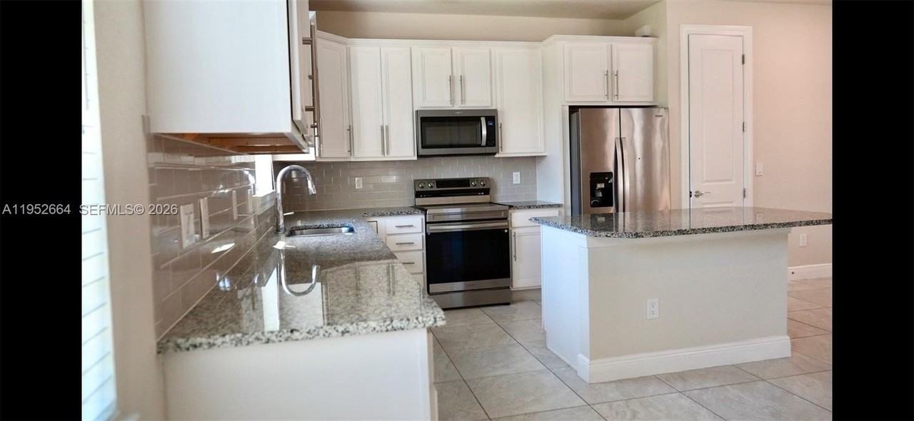 3917 Mahogany Ln - Photo 4 of 16