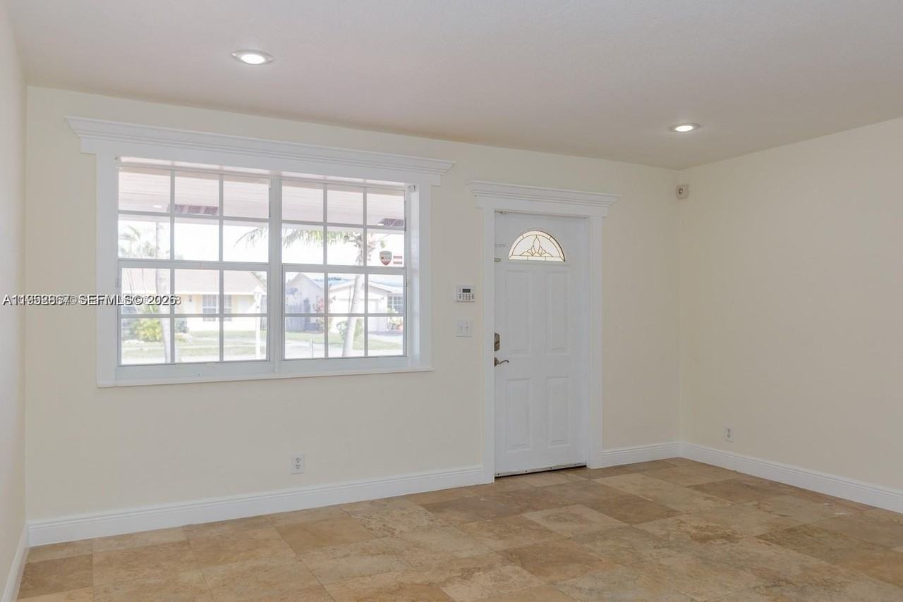 5520 Hayes St #5520 - Photo 3 of 26