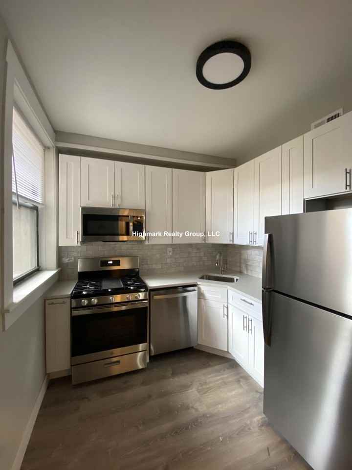 6517 N Newgard Ave #2OA