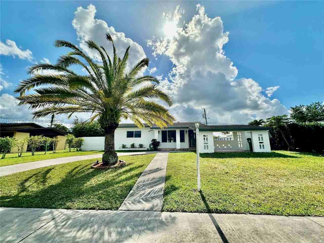 11740 Sw 176th St - Photo 2 of 39