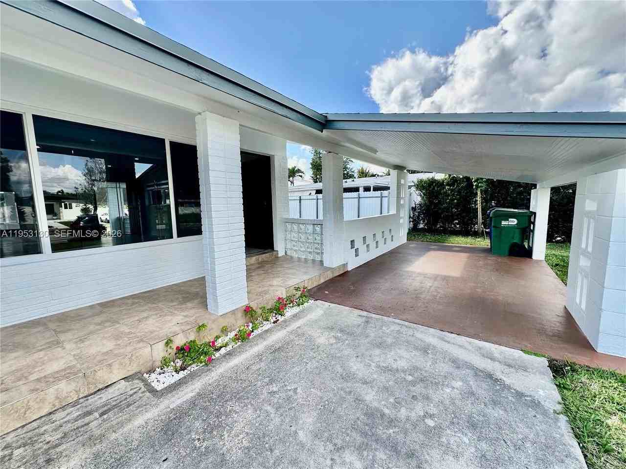 11740 Sw 176th St - Photo 5 of 39