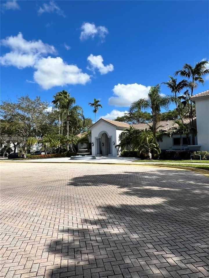 2600 S University Dr #209 - Photo 2 of 10