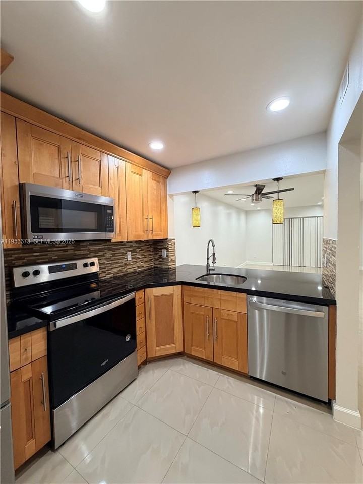 20730 Ne 8th Ct #204-16 - Photo 3 of 27