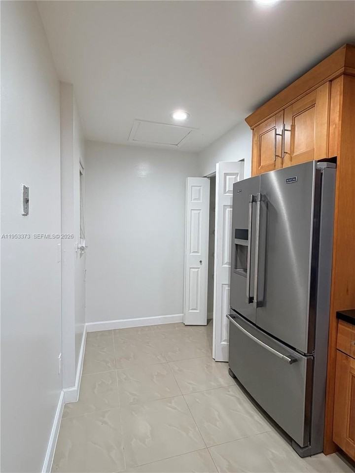 20730 Ne 8th Ct #204-16 - Photo 6 of 27