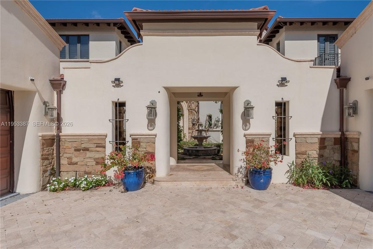 9801 Sw 60th Ct - Photo 5 of 50