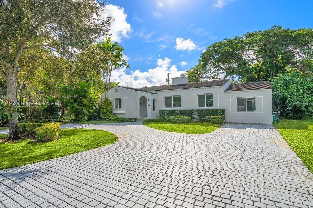 166 Nw 100th Ter - Photo 2 of 32