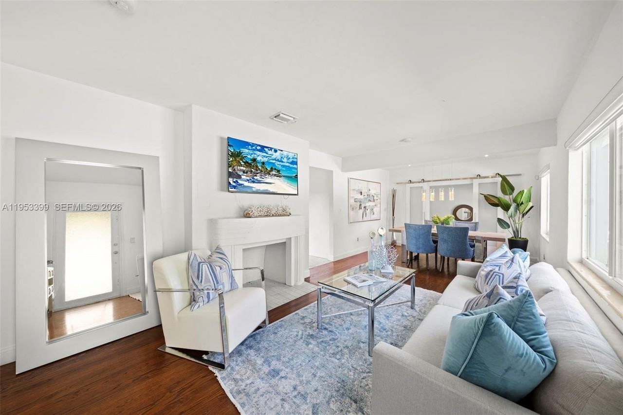 166 Nw 100th Ter - Photo 4 of 32