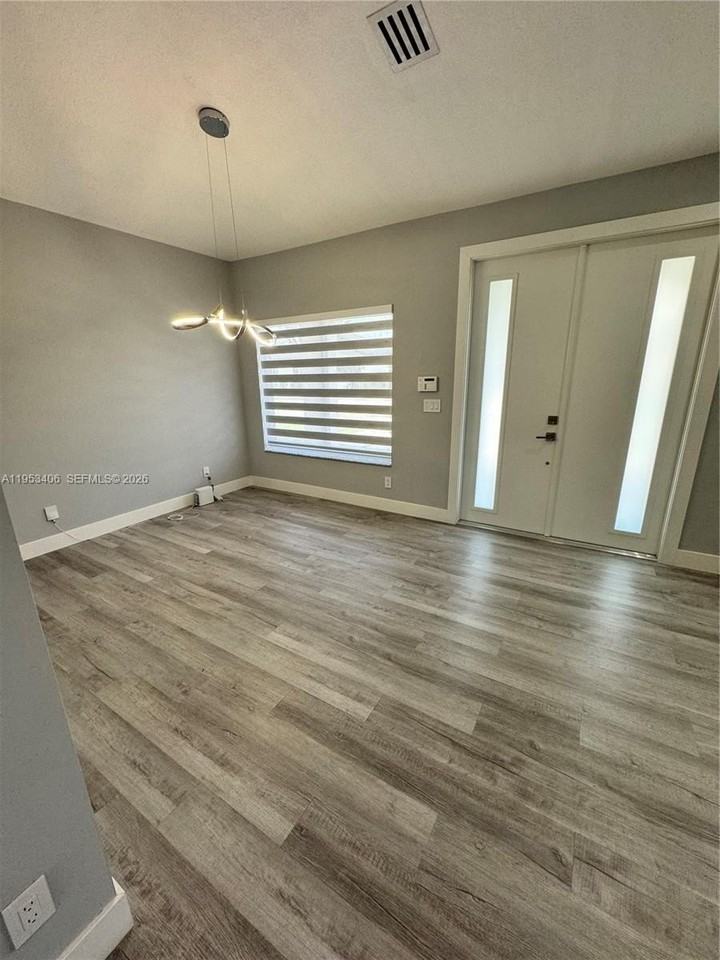 8778 Nw 169th Ter #0 - Photo 4 of 26