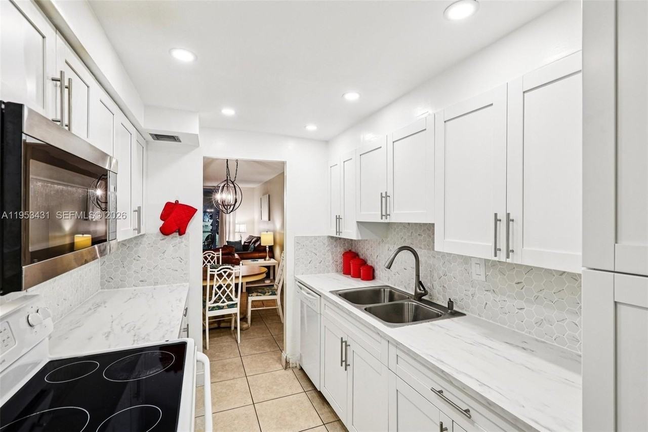 2900 Nw 48th Ter #115 - Photo 5 of 30