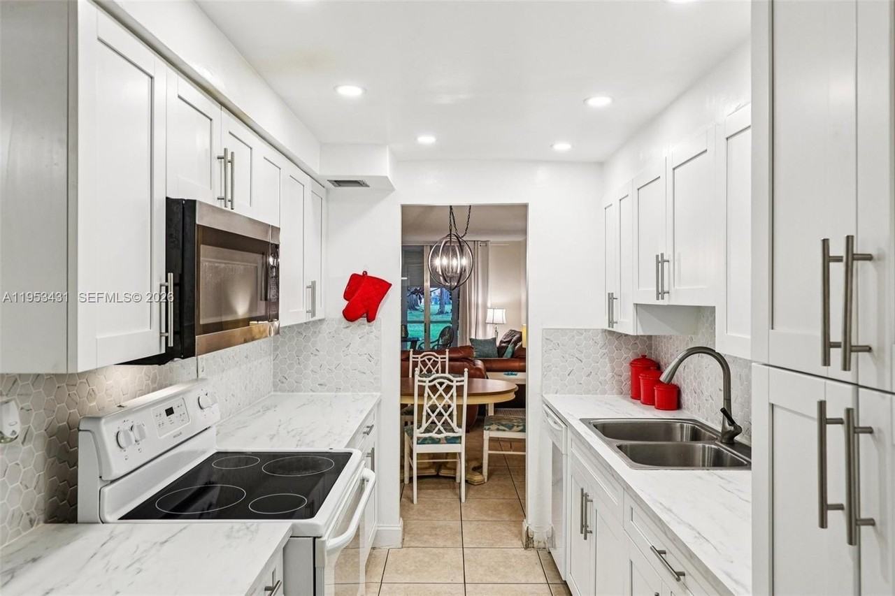 2900 Nw 48th Ter #115 - Photo 6 of 30