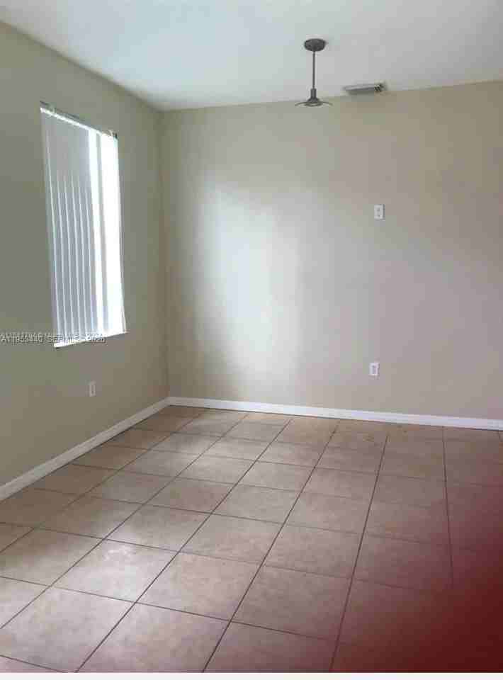 27550 Sw 138th Path #0 - Photo 5 of 14