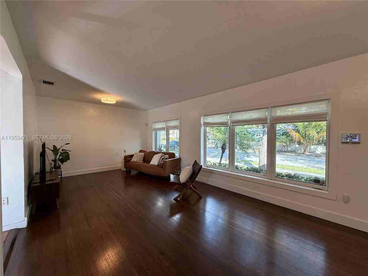 2728 Kirk St - Photo 3 of 29