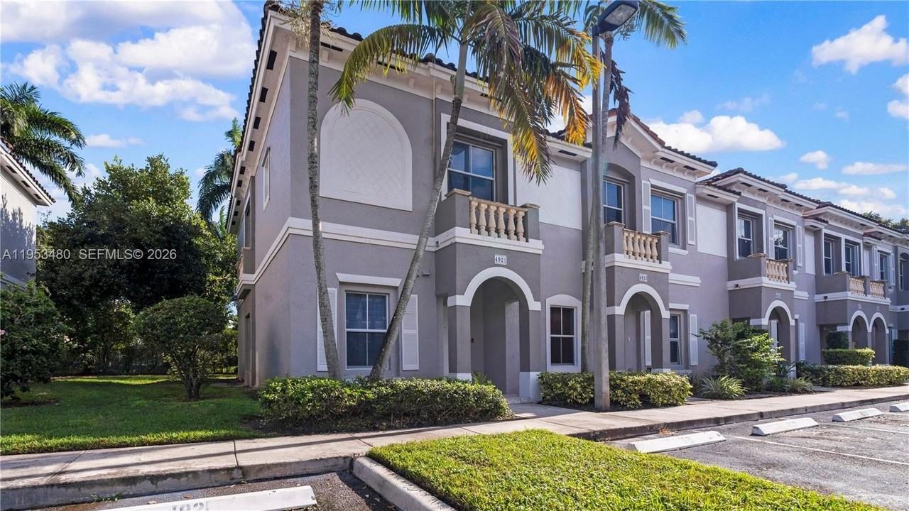 4921 Sw 140th Ter #1 - Photo 3 of 37