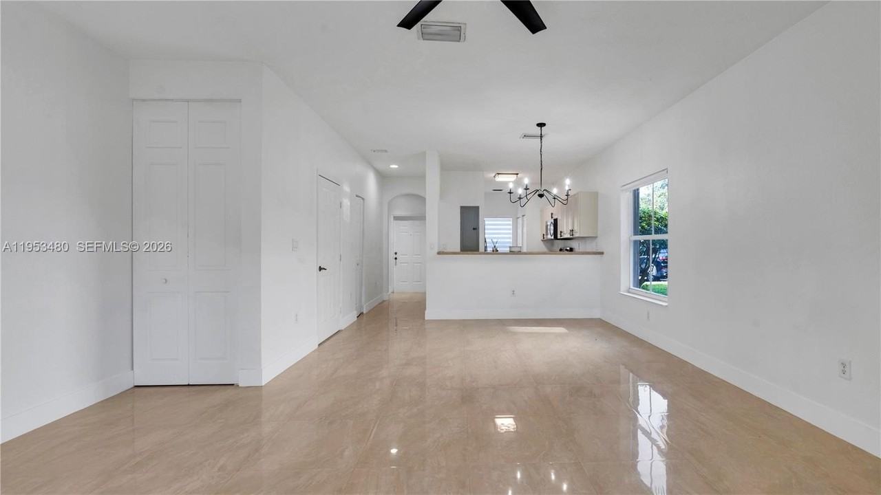 4921 Sw 140th Ter #1 - Photo 4 of 37