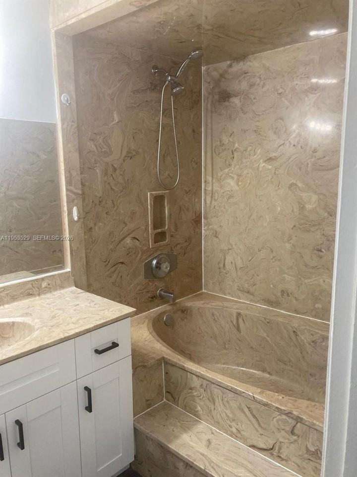 35 Crossings Cir #H - Photo 7 of 15