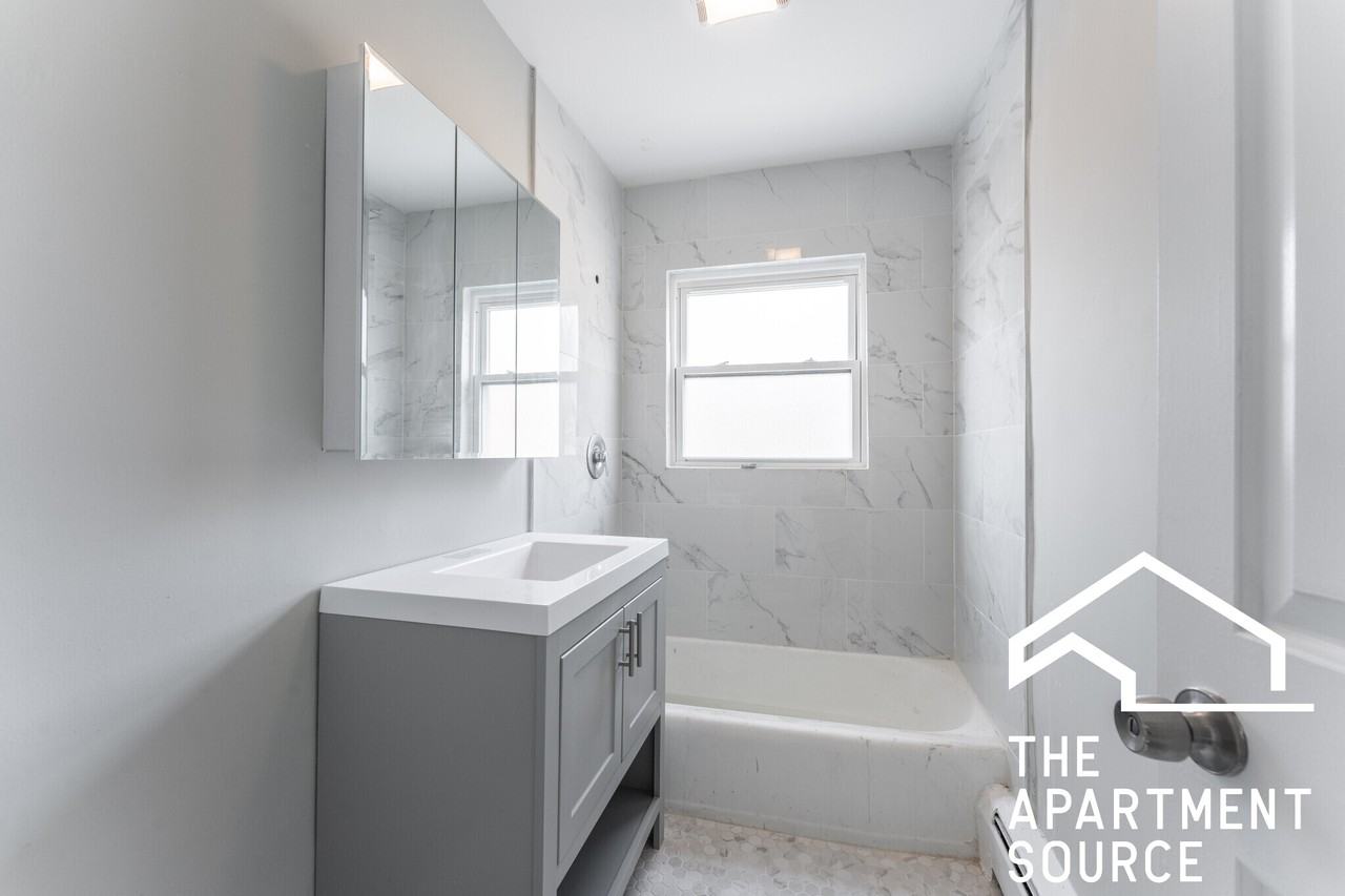 1321 W Sherwin Ave #GA - Photo 6 of 7