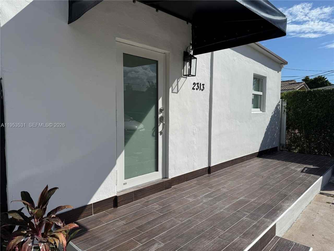 2313 Sw 60th Ct #1 - Photo 3 of 12