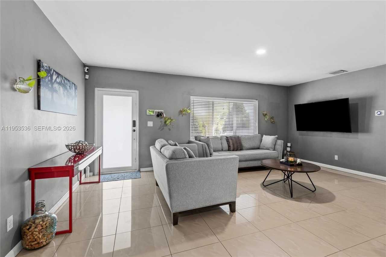 14950 S Biscayne River Dr - Photo 5 of 32