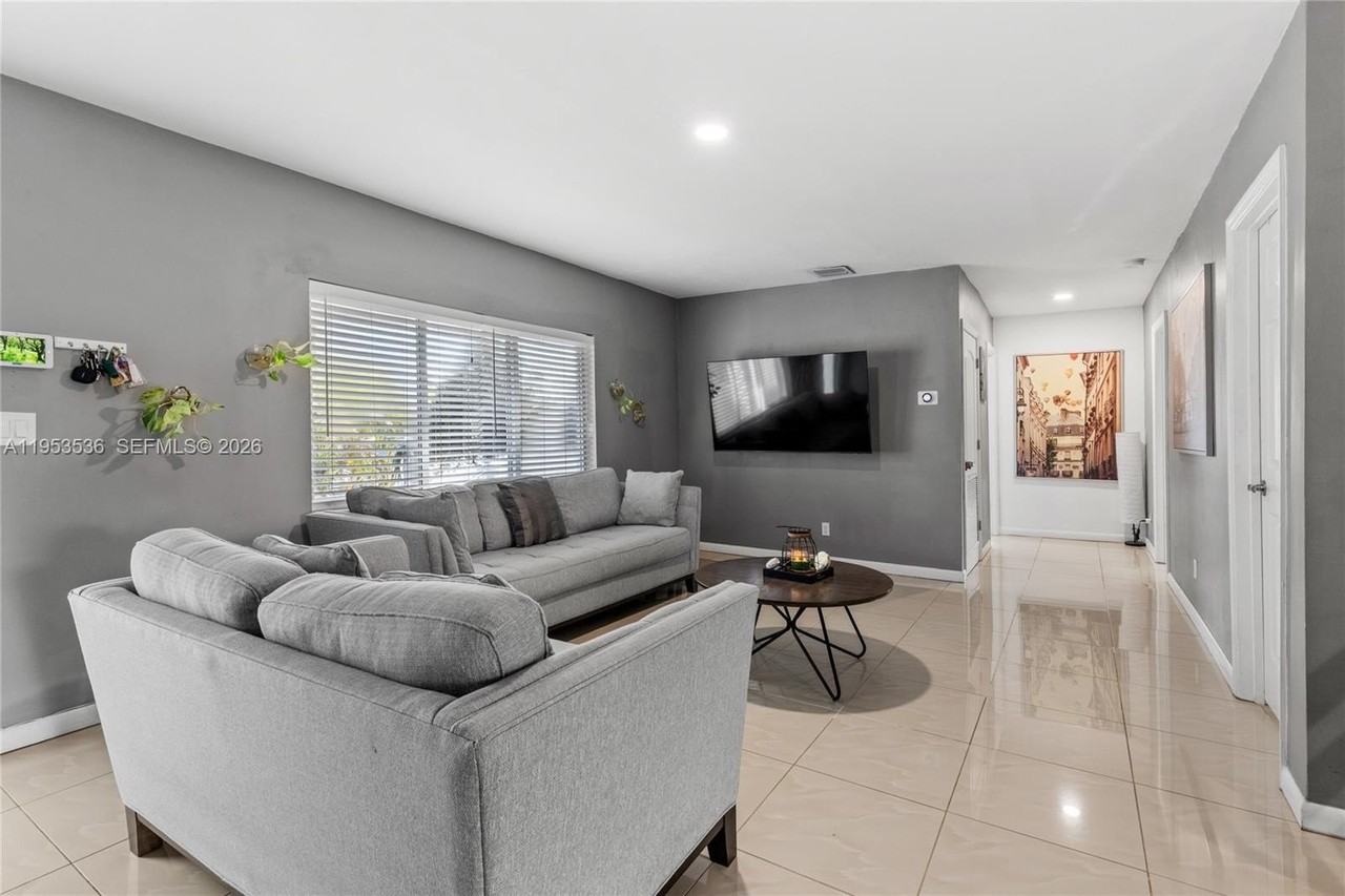 14950 S Biscayne River Dr - Photo 7 of 32