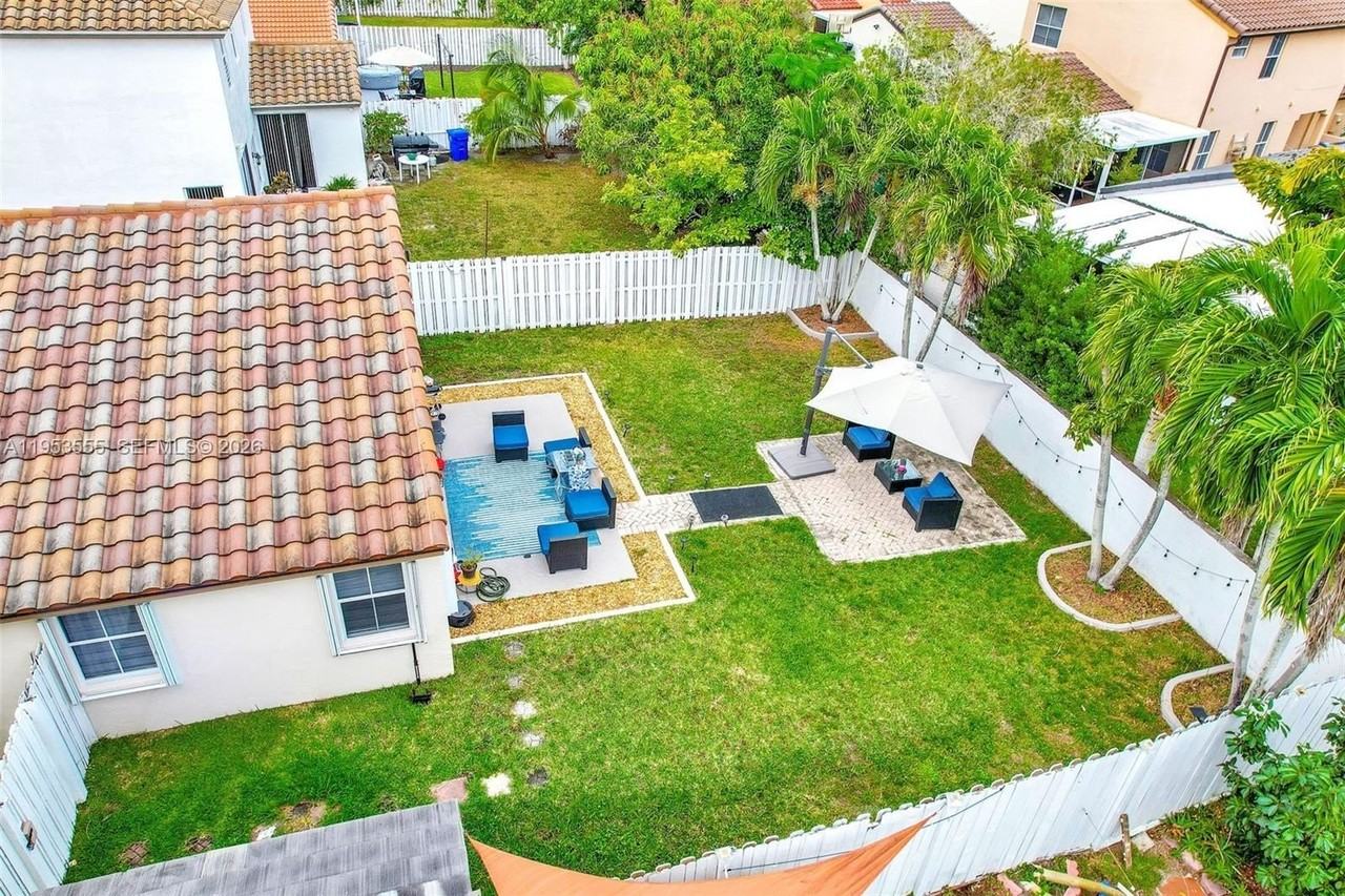 1975 Nw 191st Ave - Photo 7 of 50