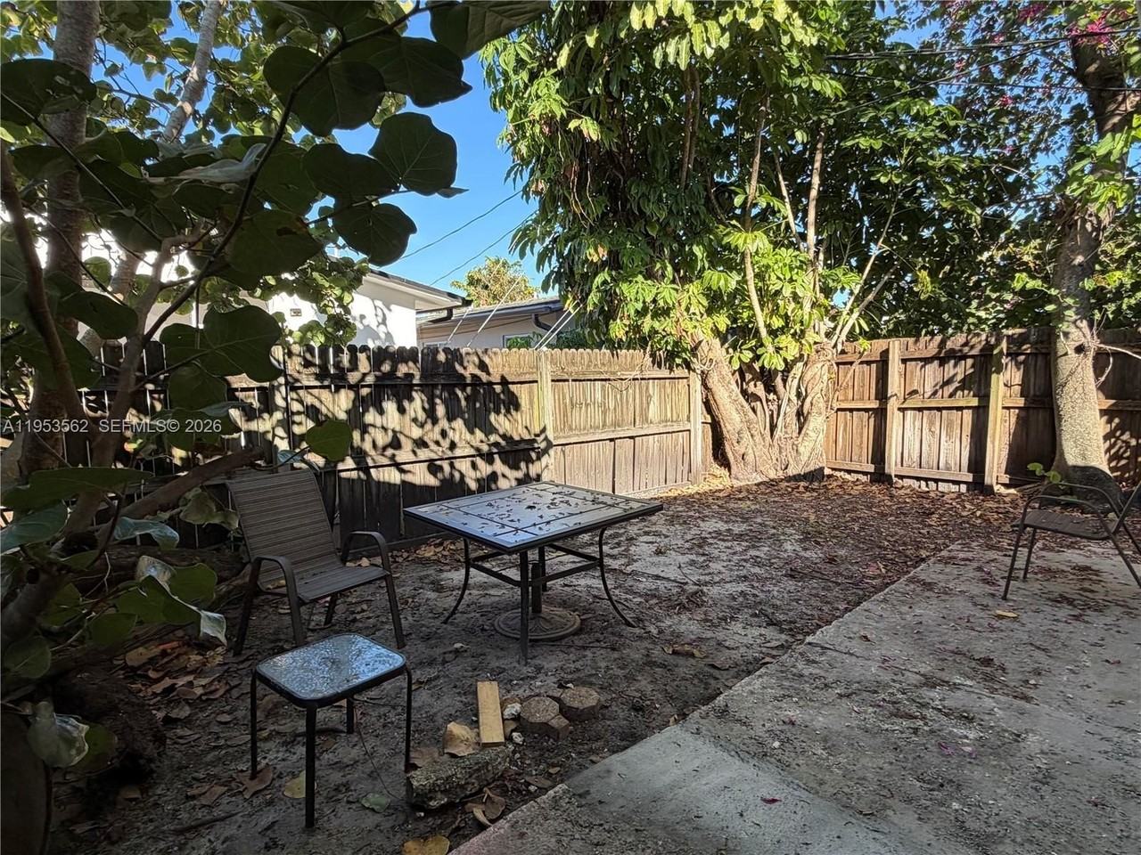 951 Sw 16th St #1-2 - Photo 7 of 11