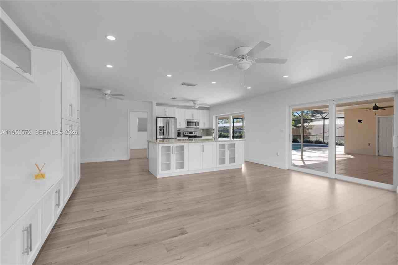 13905 Sw 78th Ct - Photo 6 of 38