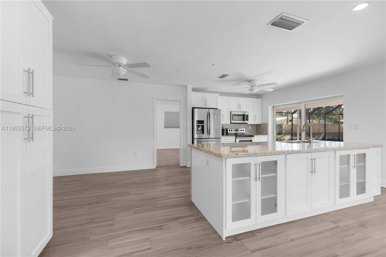 13905 Sw 78th Ct - Photo 7 of 38