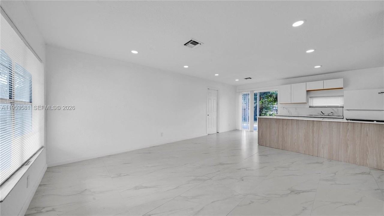 4285 Sw 48th Ct - Photo 3 of 29