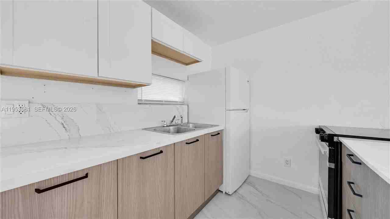 4285 Sw 48th Ct - Photo 5 of 29