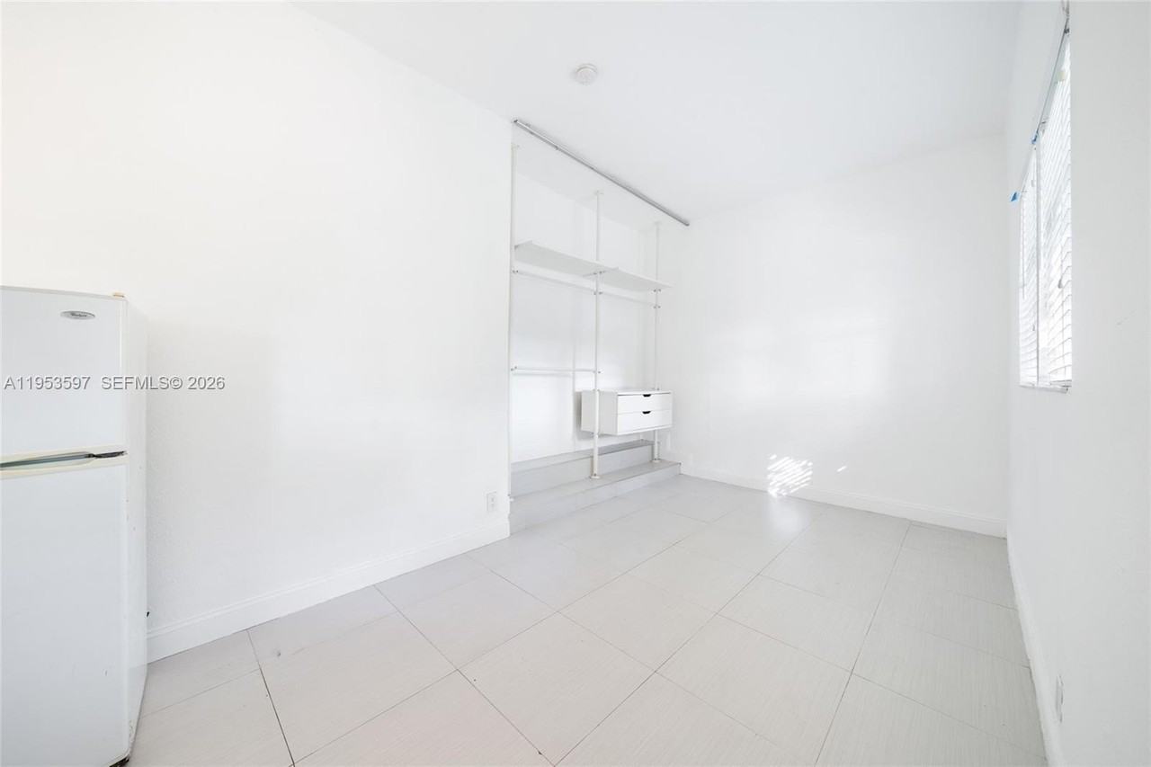 3262 Elizabeth St #ST - Photo 3 of 11