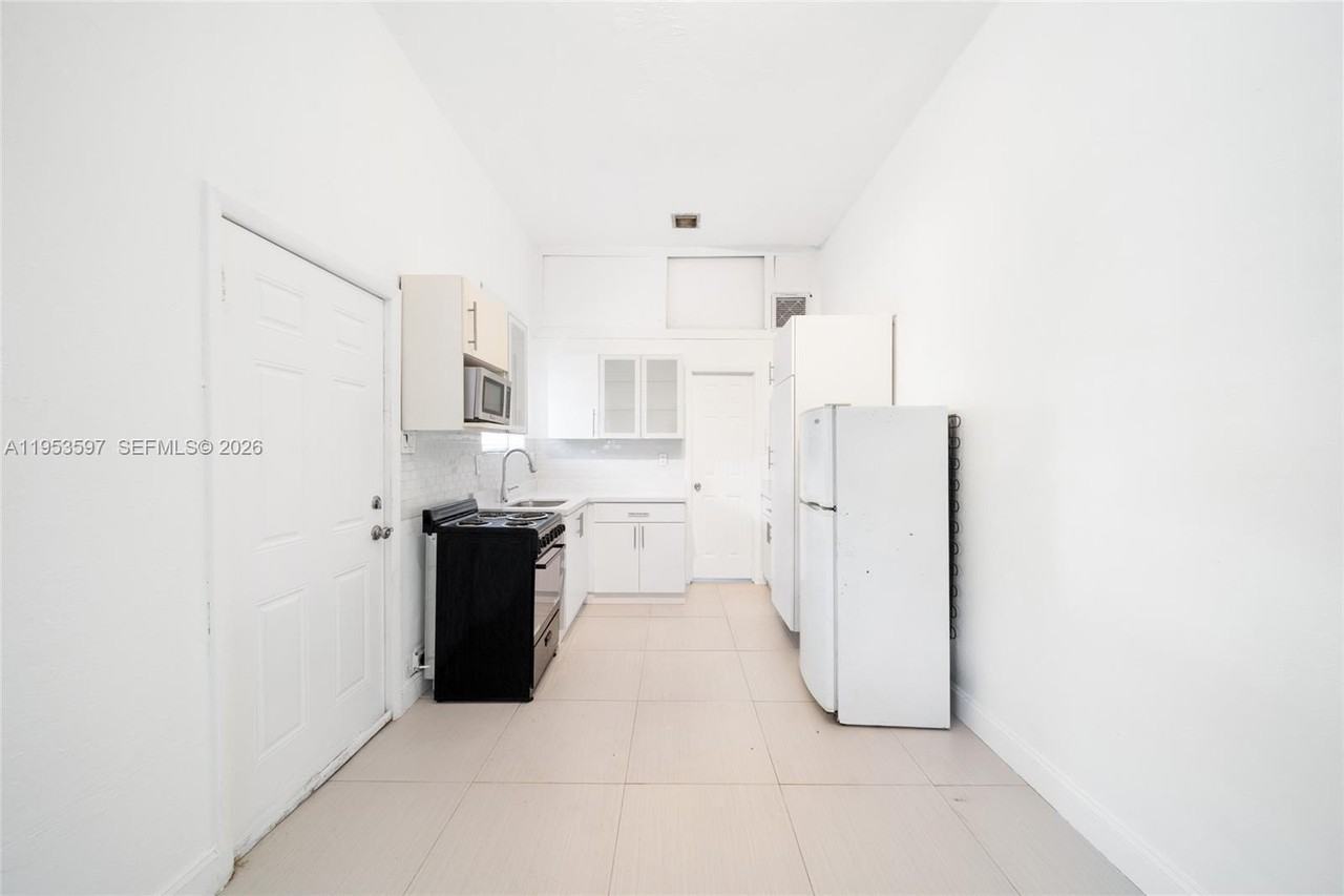 3262 Elizabeth St #ST - Photo 6 of 11