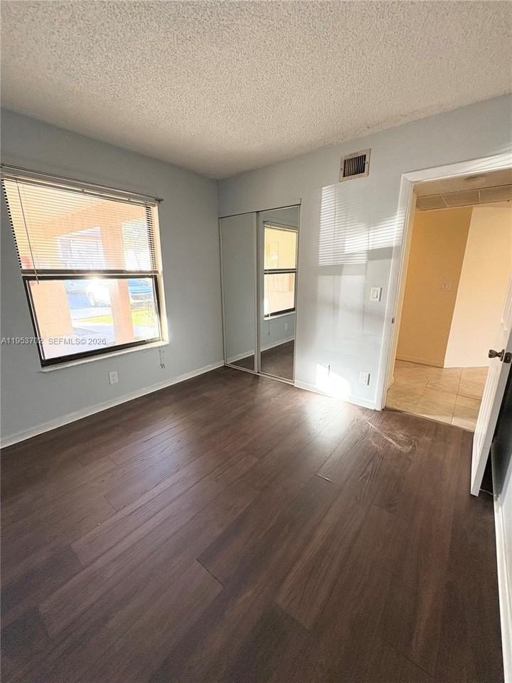 21905 Lake Forest Cir #104 - Photo 4 of 10