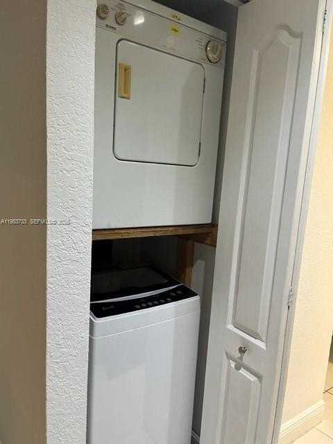 908 Coral Club Dr #908 - Photo 6 of 15