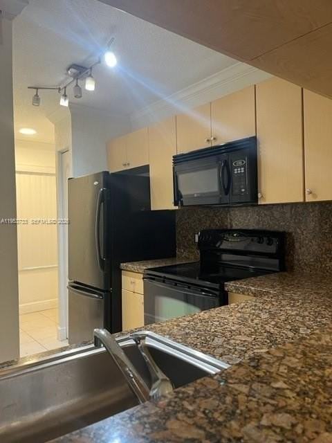 908 Coral Club Dr #908 - Photo 7 of 15