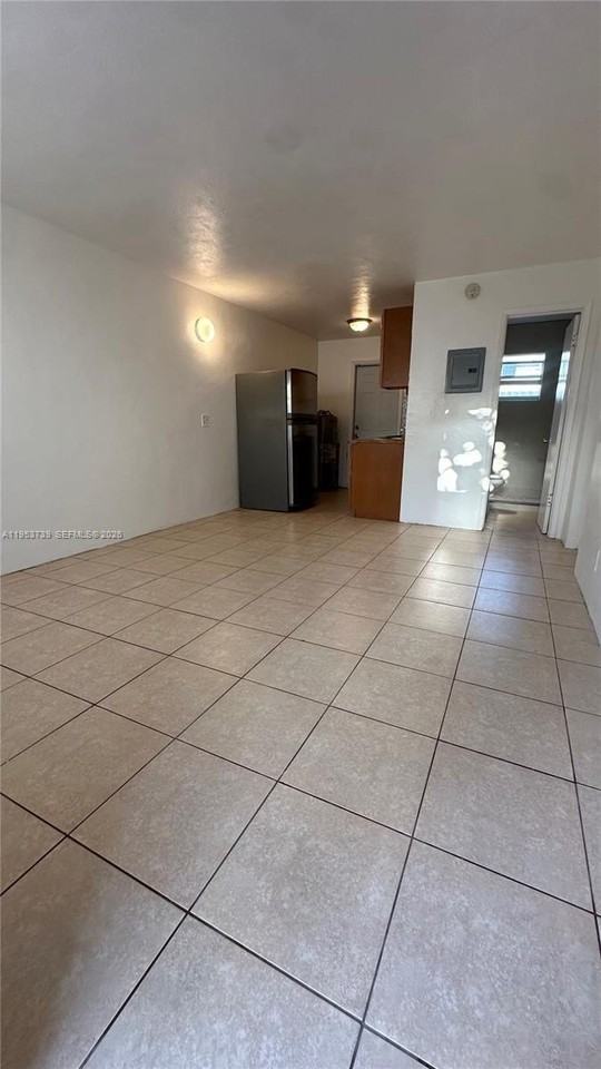 1808 Nw 9th St #2 - Photo 5 of 5