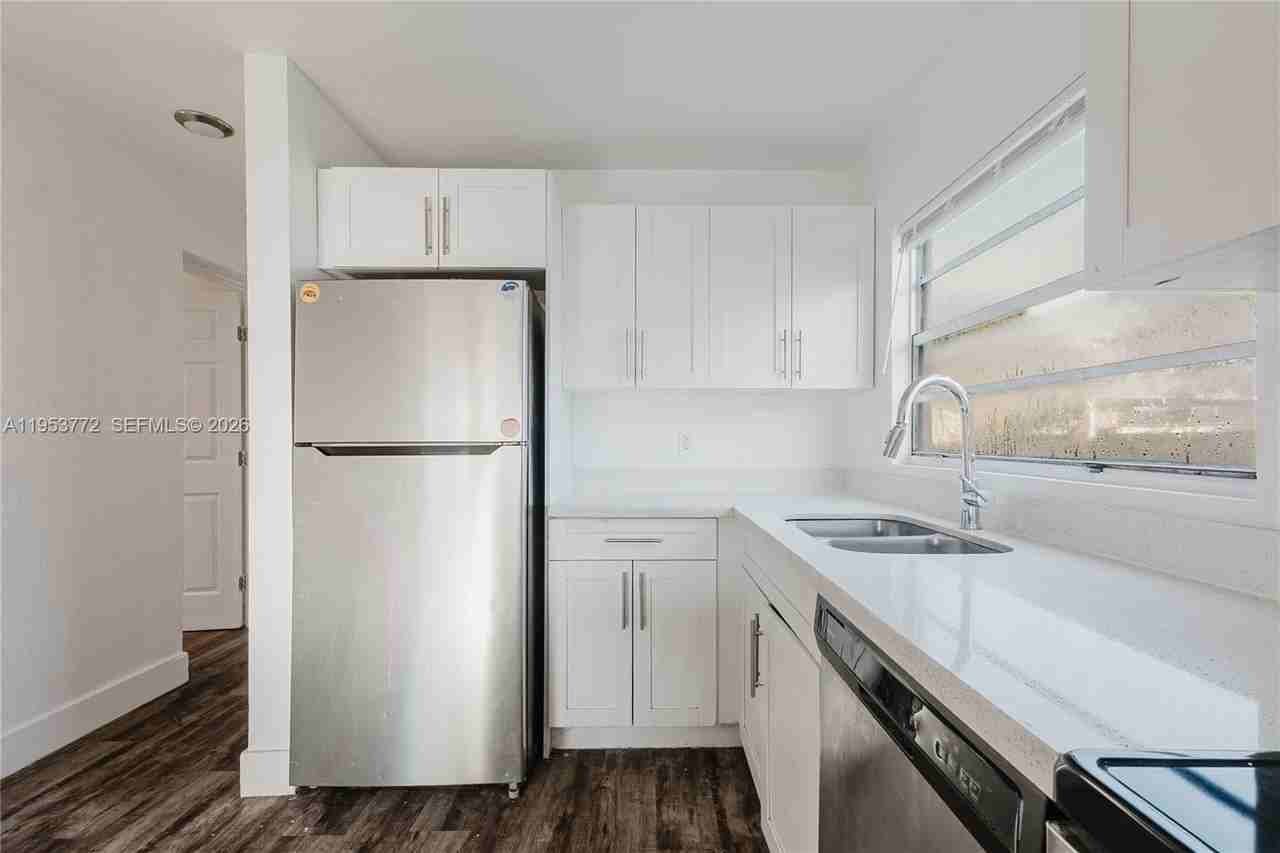 4338 Nw 24th Ave - Photo 5 of 26