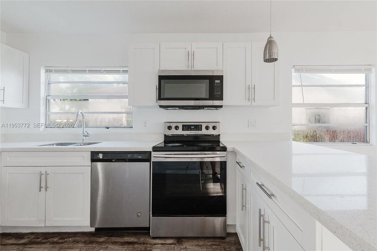 4338 Nw 24th Ave - Photo 7 of 26