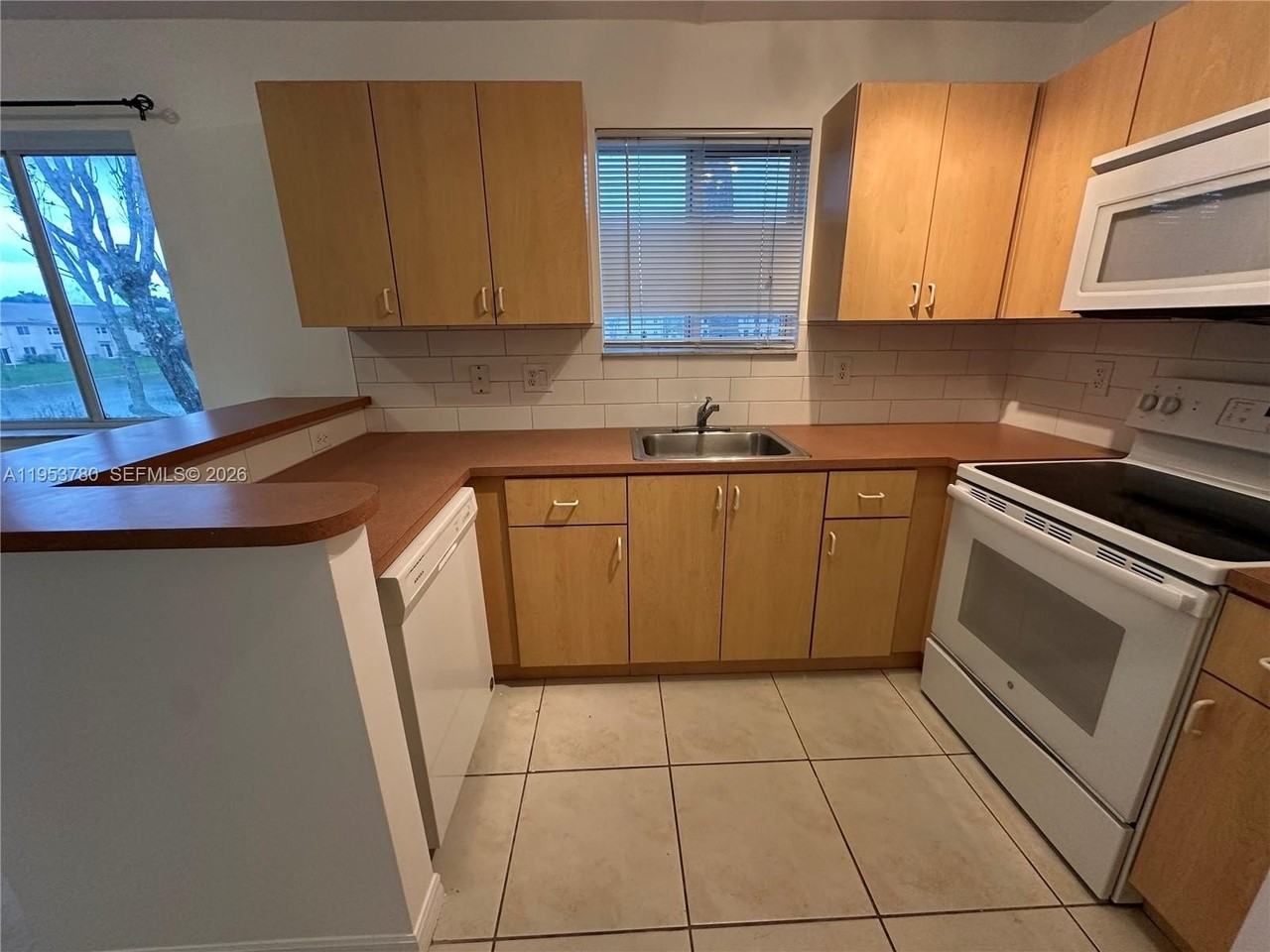 1261 Se 27th St #206 - Photo 7 of 27