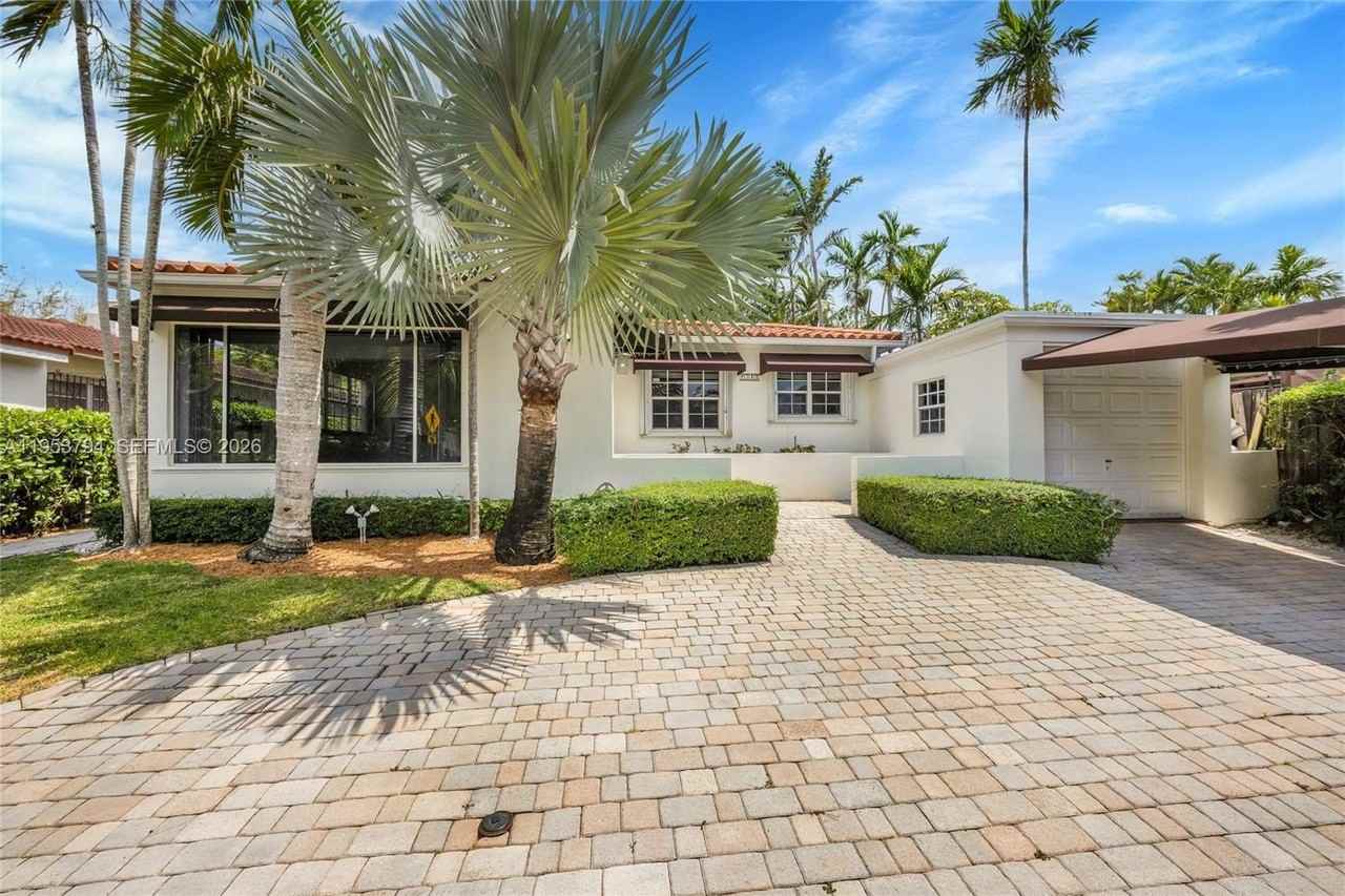 2312 Sw 25th Ter - Photo 3 of 34